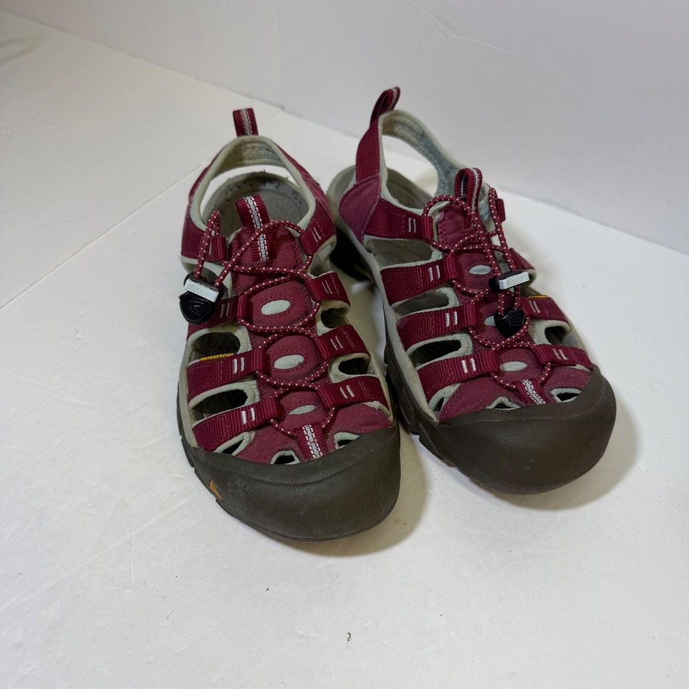 Keen Newport H2 Beet Red Waterproof Hiking Sandals Womens 10 1012867